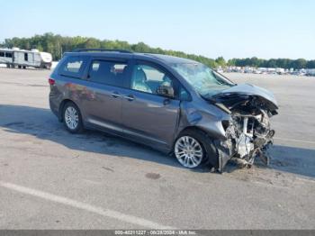  Salvage Toyota Sienna