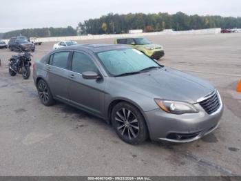  Salvage Chrysler 200