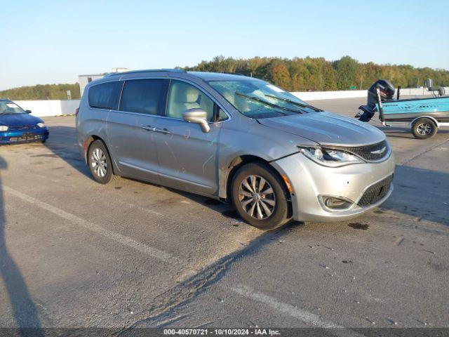  Salvage Chrysler Pacifica