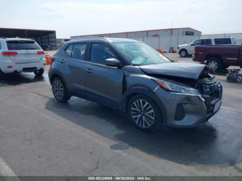  Salvage Nissan Kicks