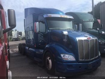  Salvage Peterbilt 579