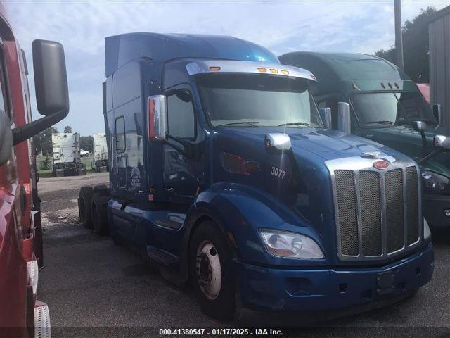  Salvage Peterbilt 579