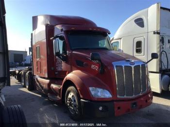  Salvage Peterbilt 579