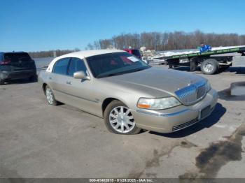  Salvage Lincoln Towncar