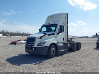  Salvage Freightliner New Cascadia 126