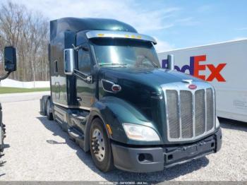  Salvage Peterbilt 579