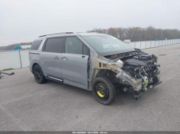 Salvage Kia Carnival
