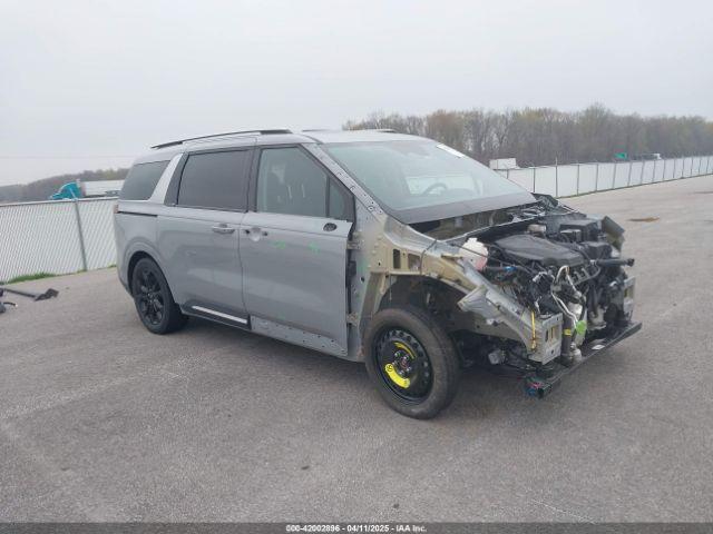  Salvage Kia Carnival