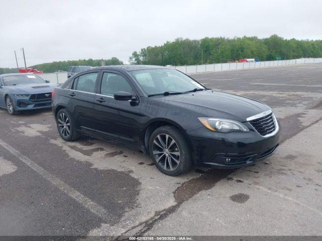  Salvage Chrysler 200