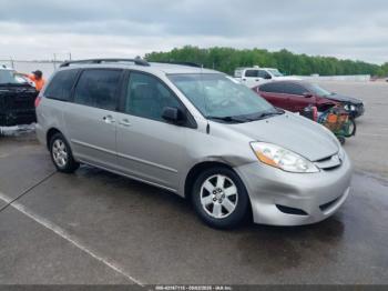  Salvage Toyota Sienna