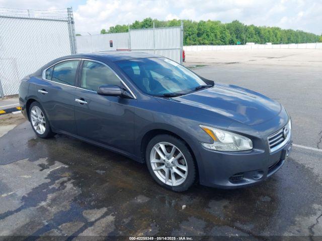  Salvage Nissan Maxima
