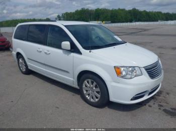  Salvage Chrysler Town & Country