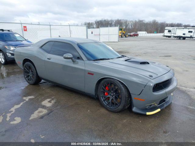  Salvage Dodge Challenger
