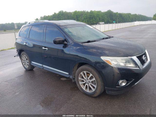  Salvage Nissan Pathfinder