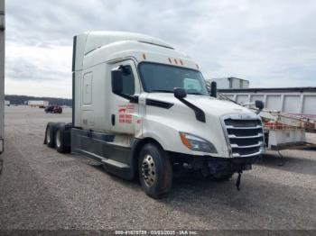  Salvage Freightliner New Cascadia 126