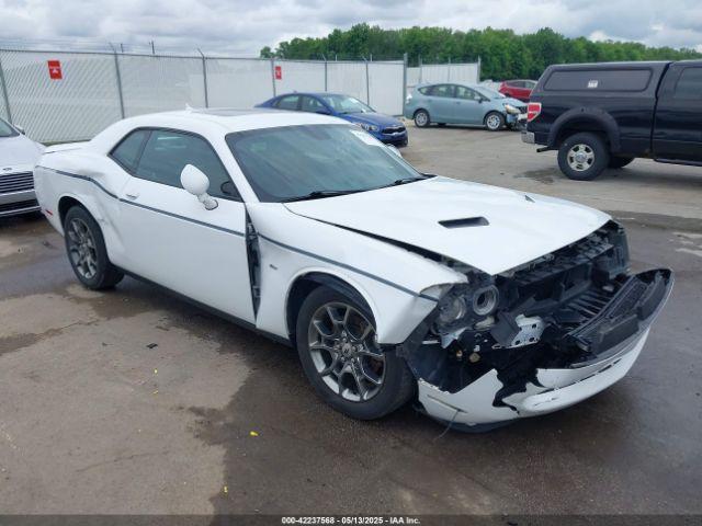  Salvage Dodge Challenger