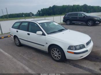  Salvage Volvo V40