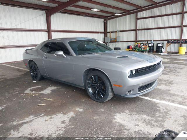 Salvage Dodge Challenger
