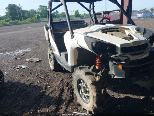  Salvage Can-Am Commander