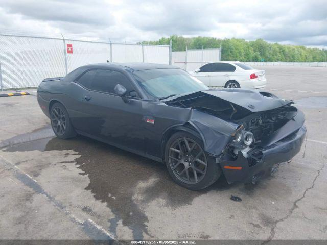  Salvage Dodge Challenger