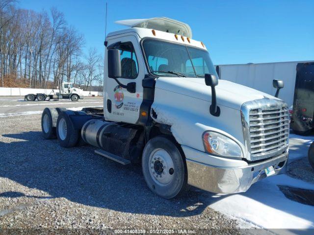 Salvage Freightliner Cascadia 125