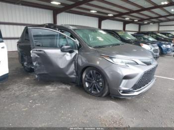  Salvage Toyota Sienna