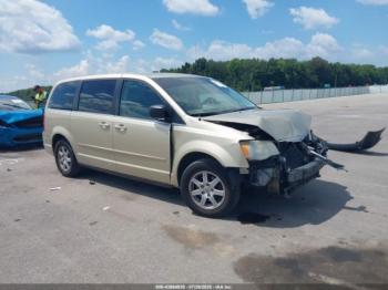  Salvage Chrysler Town & Country
