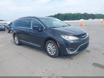  Salvage Chrysler Pacifica