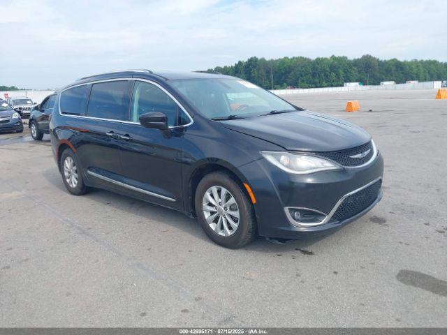  Salvage Chrysler Pacifica
