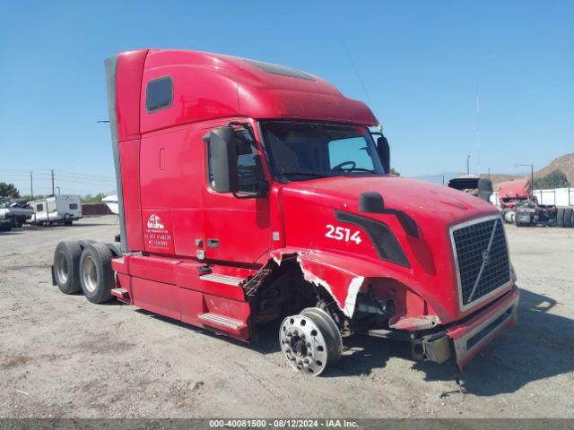  Salvage Volvo Vn