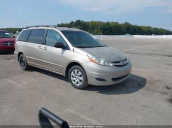  Salvage Toyota Sienna