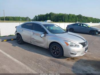  Salvage Nissan Altima