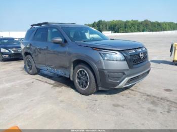  Salvage Nissan Pathfinder