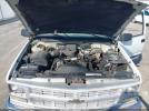 Chevrolet Suburban 1500 Image 6