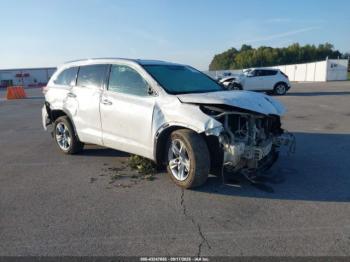  Salvage Toyota Highlander