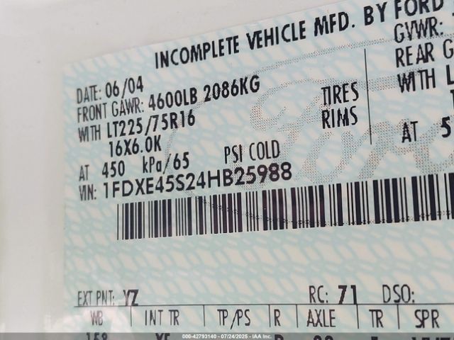 Ford E-450 Standard Image 9