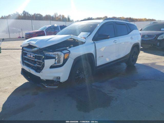 GMC Terrain Awd At4 Image 2