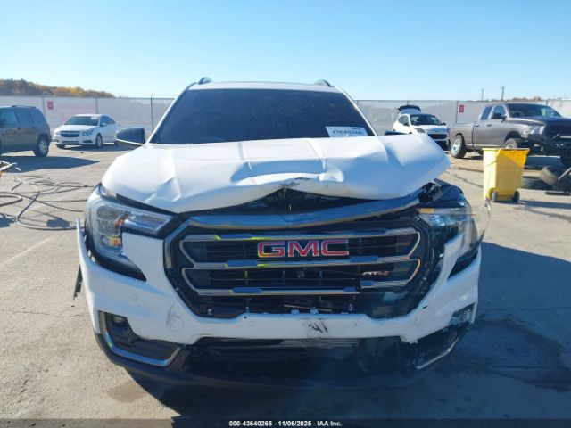 GMC Terrain Awd At4 Image 17