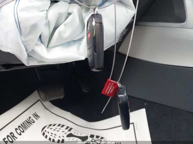 Toyota Corolla Le Image 13