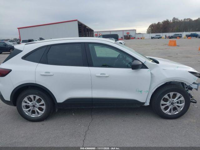 Ford Escape Active Image 2