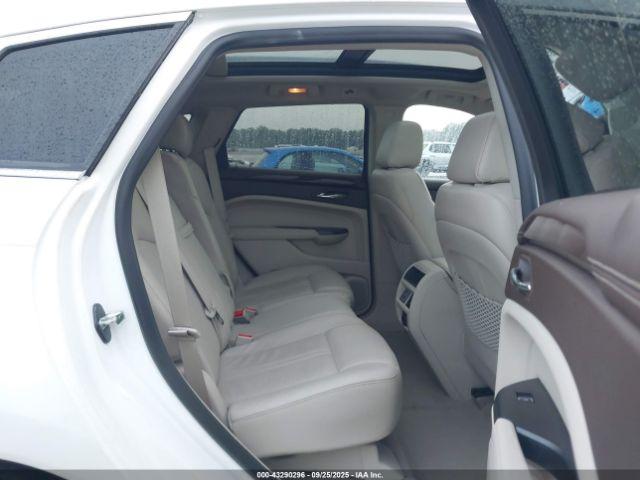 Cadillac SRX Luxury Collection Image 16