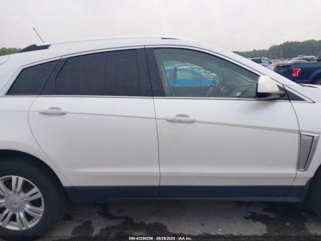 Cadillac SRX Luxury Collection Image 2