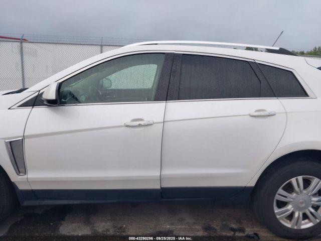 Cadillac SRX Luxury Collection Image 9