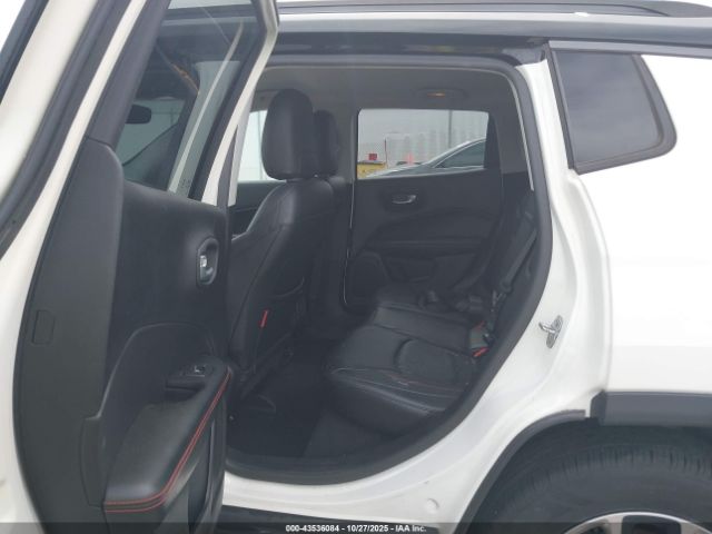 Jeep Compass Trailhawk 4x4 Image 6