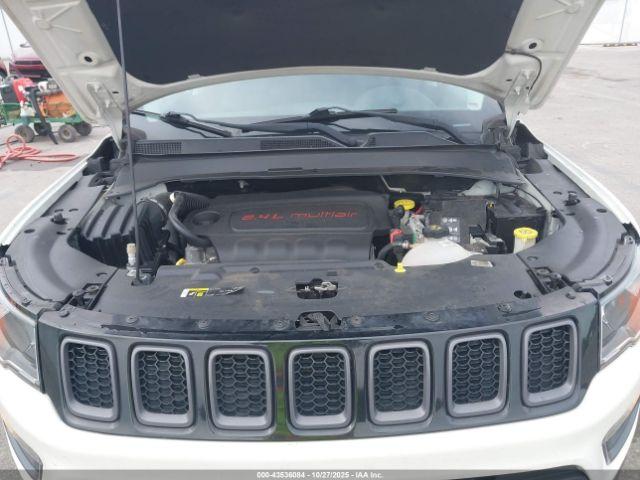 Jeep Compass Trailhawk 4x4 Image 9