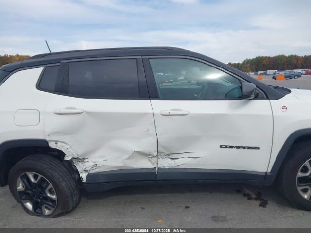Jeep Compass Trailhawk 4x4 Image 12