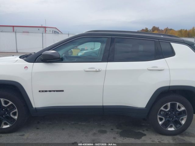 Jeep Compass Trailhawk 4x4 Image 14