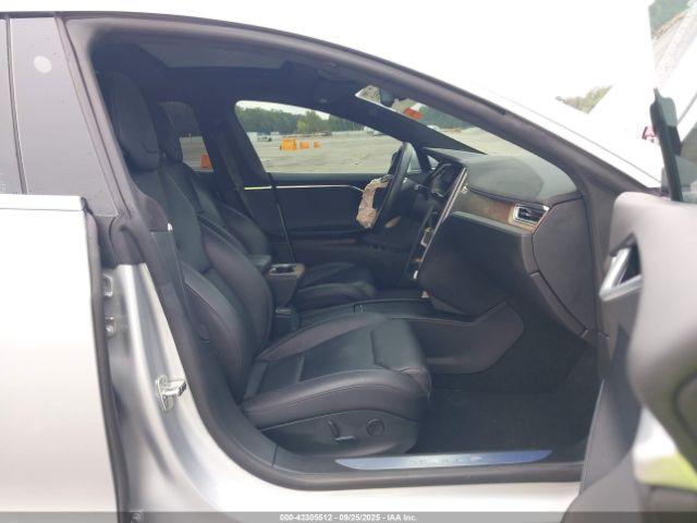 Tesla Model S Image 9