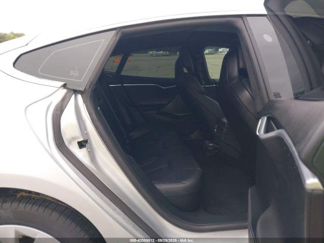 Tesla Model S Image 14