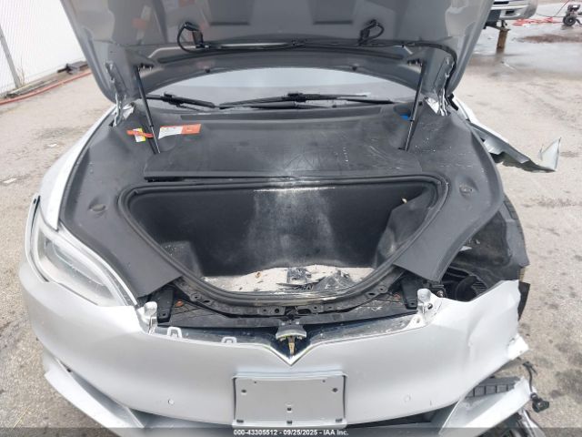 Tesla Model S Image 3